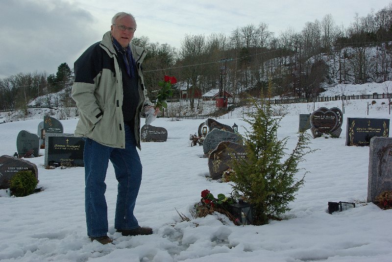 IMGP7099.JPG - Bergulgruppens utsendte med blomsterhilsen 5 år etter Bergul Dags bortgang