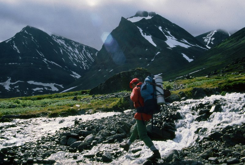 112_17.jpg - Dag under forsering av vårflomdiger breelv øst for Kebnekaise