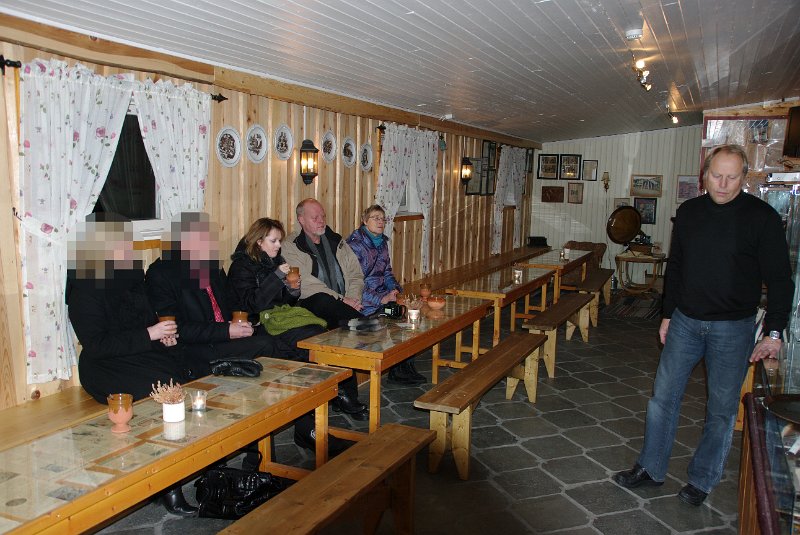 IMGP5788.JPG - Bergulgruppen fikk en innføring i historien til Snefugl Gård